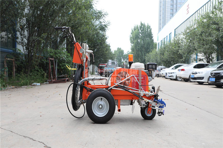  道路标线施工后起皮的原因